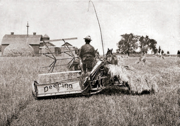 Fotografía promocional de la marca International Harvesting McCormick-Deering de equipamiento agrícola.