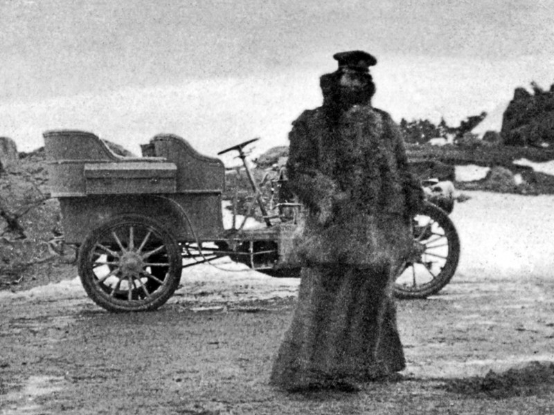 Xoferesa a l'Alt del Lleó (Gaudarrama). Fotografia de Ramon Casas. Col. Galeria Cortina